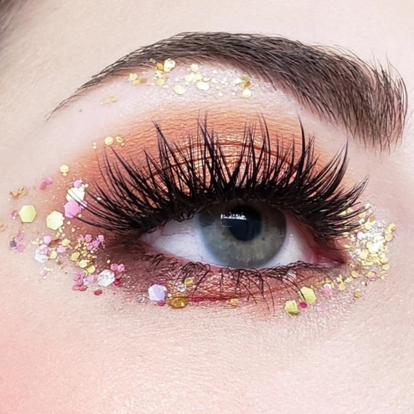 Crown Brush Fuego Eyeshadow Palette - Picture 10 of 13